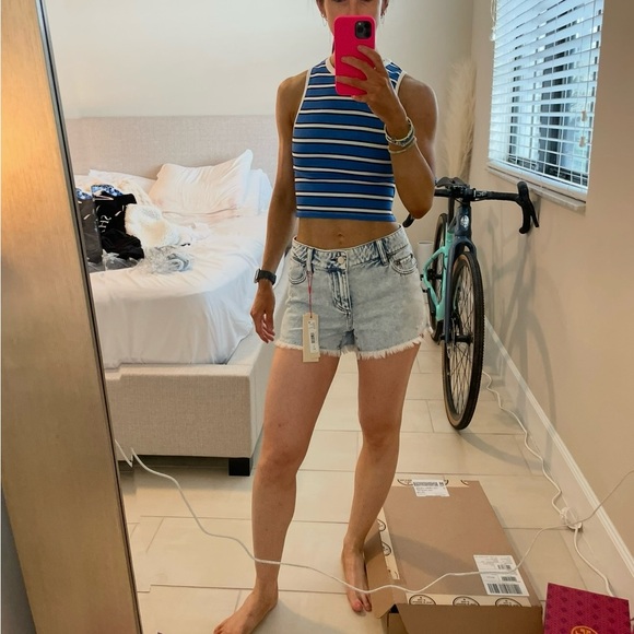 Alice + Olivia Tops - Alice + Olivia Andre Fitted Cropped Tank